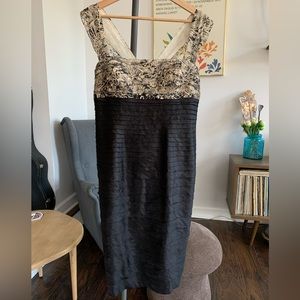 ✨Lace and tiered fabric JS collection women’s size 14 Dress